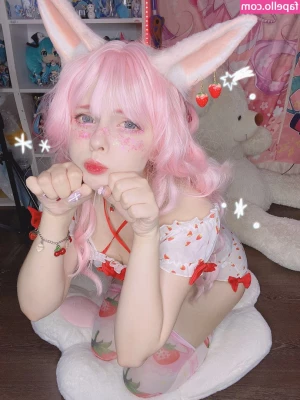 Saya Scarlet [ saya-scarlet ] - I love these blurry ones