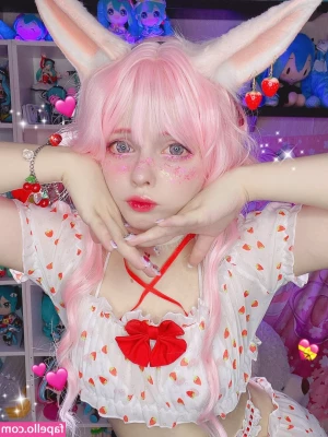 Saya Scarlet [ saya-scarlet ] - Guys, I want to also apologize for the boxing content. Im not the one