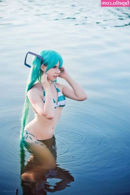 Saya Scarlet [ saya-scarlet ] - Front or back?