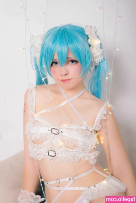 Saya Scarlet [ saya-scarlet ] - Full video in your inbox for FEET FRIDAYS 💖 these stockings are