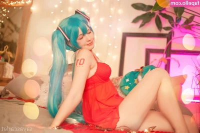 Saya Scarlet [ saya-scarlet ] - Which of the following would be a sign of overhydration
