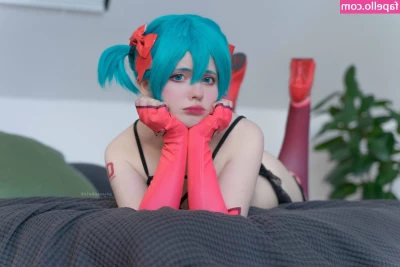 Saya Scarlet [ saya-scarlet ] - #FatFriday