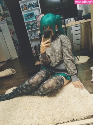 Saya Scarlet [ saya-scarlet ] - Just Nymphing around