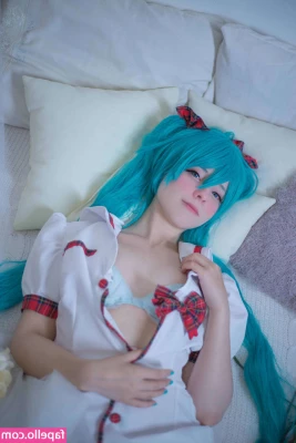 Saya Scarlet [ saya-scarlet ] - Buen martes