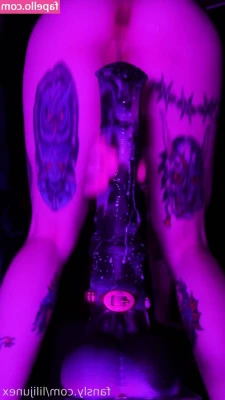 lilijunex [ lilijunex-1 ] - Can you tell which boob is full   body coming back together slowly
