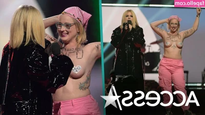 Avril Lavigne [ avril-lavigne ] - Who loves my peachy bum?;)