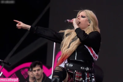 Avril Lavigne [ avril-lavigne ] - New content being sold with @sunnyhues and @blazemama420 !!!  Our