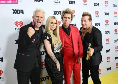 Avril Lavigne [ avril-lavigne ] - 1.13.21 - There are so many questions about how I massage Chris's