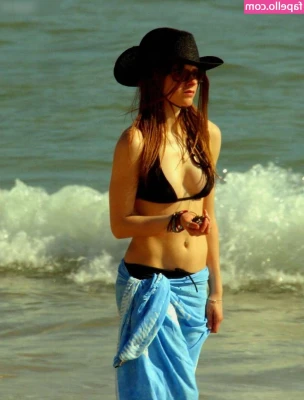 Avril Lavigne [ avril-lavigne ] - Stream started at 04/09/2022 08:01 pm