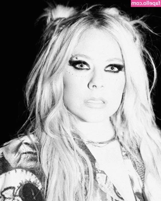 Avril Lavigne [ avril-lavigne ] - Is it time to party yet?! 🧨