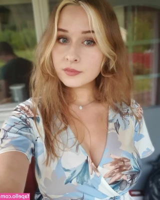 elina twich [ elina-twich ] - Oh my godddd  I shoot this load so far And taste them first time