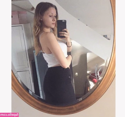 elina twich [ elina-twich ] - Spot her? 😼