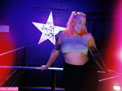 Allie Katch [ allie-katch ] - Oohweee!!! It’s 1 am and I’m halfway done editing this video with