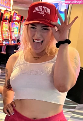 Allie Katch [ allie-katch ] - Should i film a naughty try on outfits?