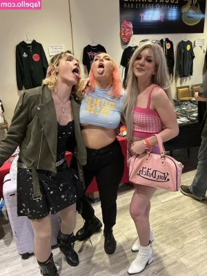 Allie Katch [ allie-katch ] - My nipples are really sensitive  ya know