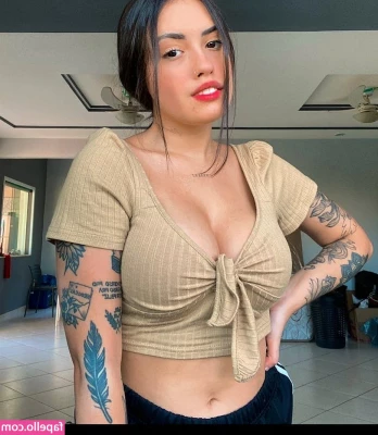 Vitoria Marcilio [ vitoria-marcilio ] - Dm me with your naughty thoughts 💭 😘