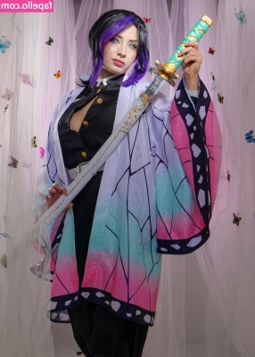 Athena Cosplay [ athena-cosplay ] - Mystery is second nature to me. There is a story hidden in every look