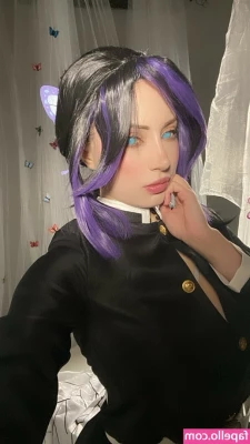 Athena Cosplay [ athena-cosplay ] - Wearing green, ready to be seen