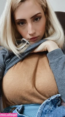 Athena Cosplay [ athena-cosplay ] - A nice view for a nice evening 😈🥵😍