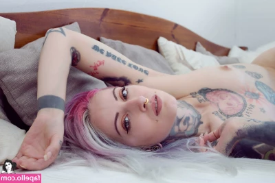 gladycesuicide - can I get some hand prints on here?