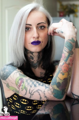 gladycesuicide - I would love for someone to cum on my tits..