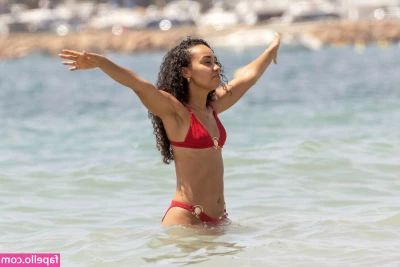 Leigh-Anne Pinnock [ leigh-anne-pinnock ] - Get this dick sucked