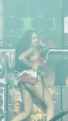Leigh-Anne Pinnock [ leigh-anne-pinnock ] - I wanna feel your fingers caressing me...where you'd love to start