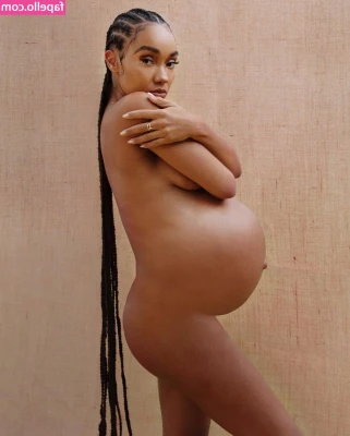 Leigh-Anne Pinnock [ leigh-anne-pinnock ] - Scroll down my page to watch me make my ass cheek red