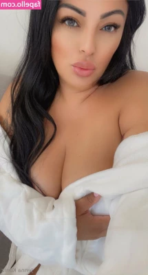 thickbaddie_jenna [ thickbaddie-jenna ] - Got to use a sex machine for the 1st time Tip this pic  10 for the
