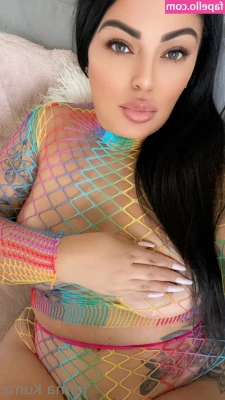 thickbaddie_jenna [ thickbaddie-jenna ] - For feet and leg lovers