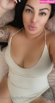 thickbaddie_jenna [ thickbaddie-jenna ] - Felt cute  might delete later