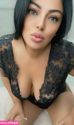 thickbaddie_jenna [ thickbaddie-jenna ] - Does anyone like panty hose with nothing under them?