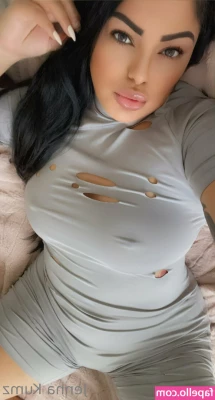 thickbaddie_jenna [ thickbaddie-jenna ] - I masturbating My dick With soap and a feel so good