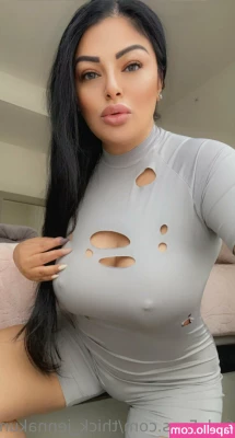 thickbaddie_jenna [ thickbaddie-jenna ] - Maybe I should start making more videos playing with my ass too