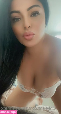 thickbaddie_jenna [ thickbaddie-jenna ] - You really can't stop fapping to my cleavage gooner! And now you have