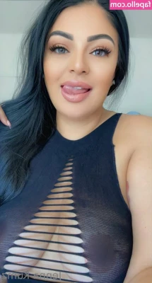 thickbaddie_jenna [ thickbaddie-jenna ] - Look at this… he peed in it later