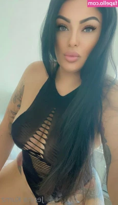 thickbaddie_jenna [ thickbaddie-jenna ] - Anyone wanna shower
