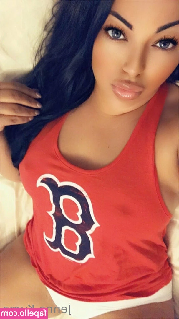 thickbaddie_jenna [ thickbaddie-jenna ] - Oh my   I got so wet   while BJ with leash and coller   holyf0rk