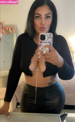 thickbaddie_jenna [ thickbaddie-jenna ] - them big ol bitties huh