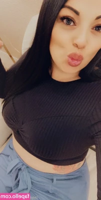 thickbaddie_jenna [ thickbaddie-jenna ] - Best way to wear a blazer 🤭