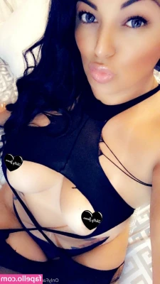 thickbaddie_jenna [ thickbaddie-jenna ] - A cute lil blooper to start your day   absolutely zoned out