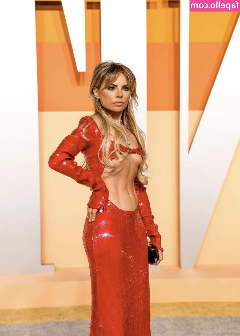 Erica Pelosini [ erica-pelosini ] - Easy access