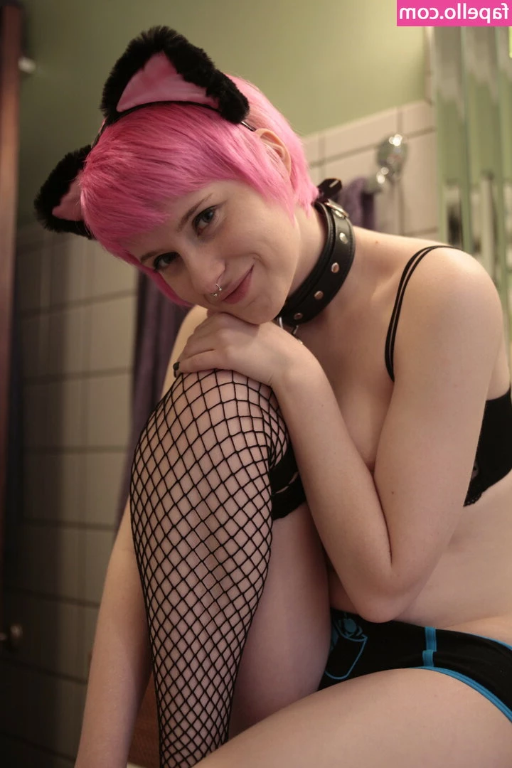 kittycafe - What s everyone wearing for Halloween