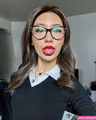Maysnow Liu [ maysnow-liu ] - Aim  Hold  Fire