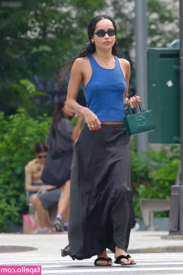 Zoë Kravitz [ zo-kravitz ] - Suds