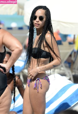 Zoë Kravitz [ zo-kravitz ] - I m back