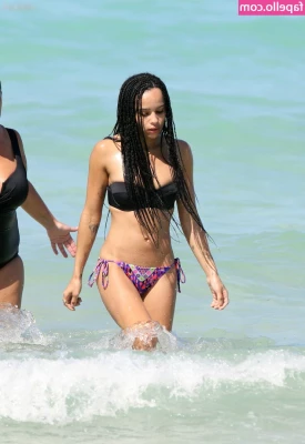 Zoë Kravitz [ zo-kravitz ] - Good morning.💋 I wish you have a special day!💥🌸🍬🍭🍓