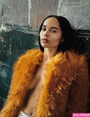 Zoë Kravitz [ zo-kravitz ] - Time to Netflix and chill   good night