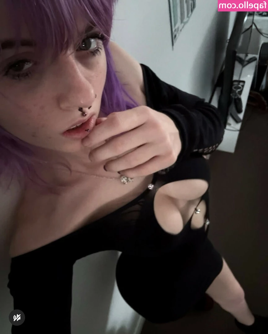 Bluntzncxntss - Should I start using my butt plug collection again