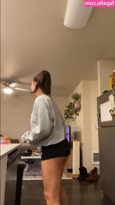 Novaleesi - Who feels like sexting. Message me